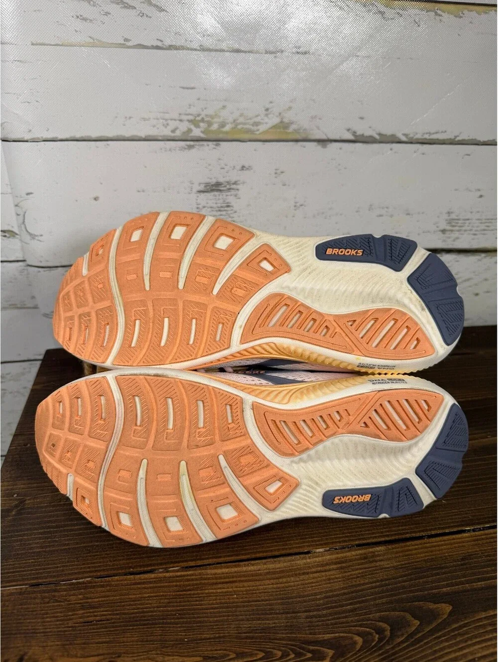 Brooks Ghost 18 Running Shoes Star White/Cyber Peach/Grey Size Women's 9.5